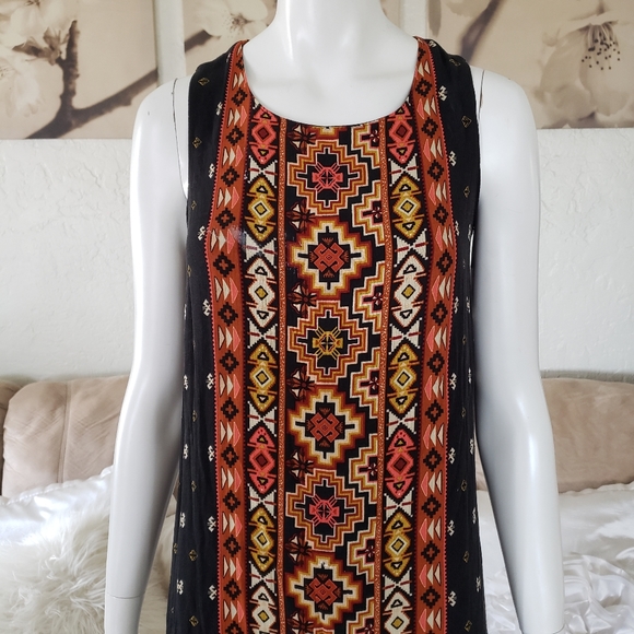 XILARATHION Dress - Picture 3 of 4